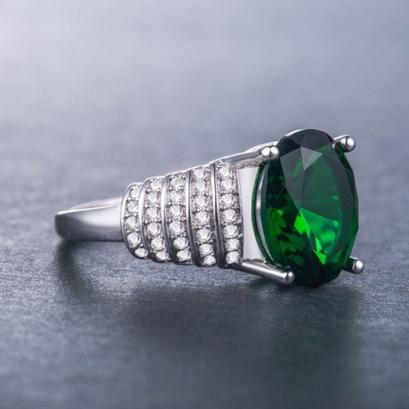 925 Silver Ring Oval Cut Emerald Ring New - Picture 3 of 4